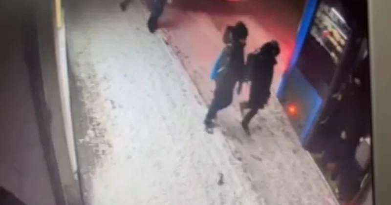 Школьница лишилась телефона при входе в автобус в Астане