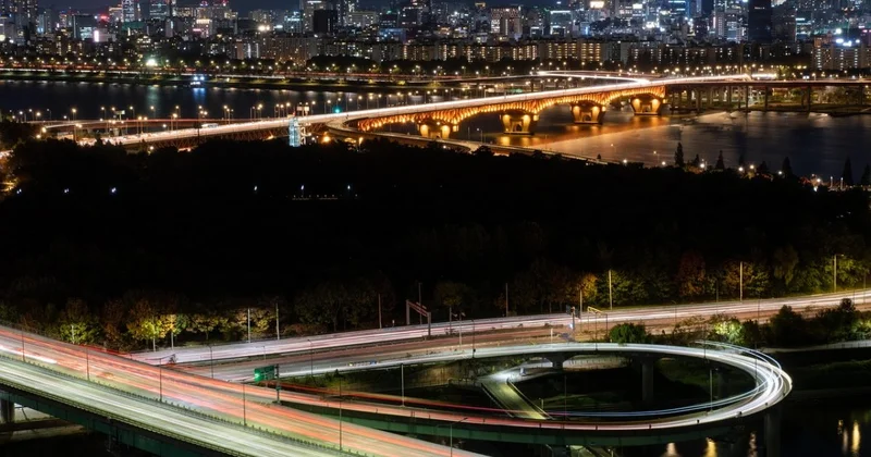 Названы самые комфортные города мира для одиночных туристов