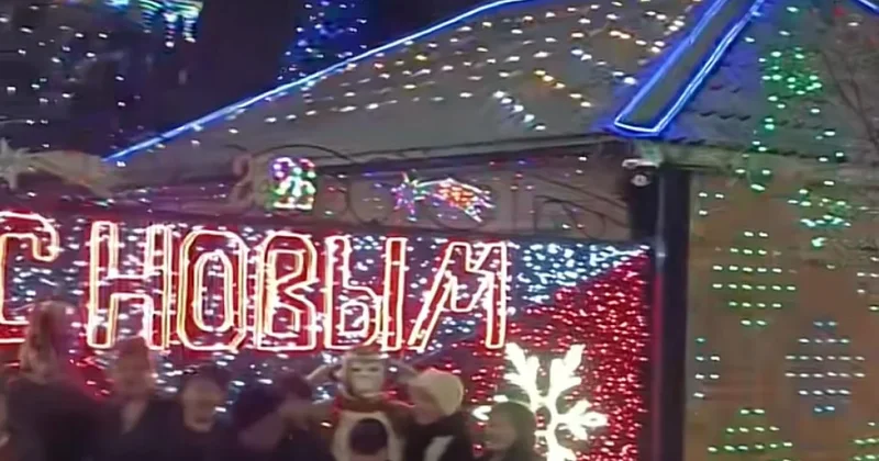 Сказочно украшенный дом на Новый год в Алматинской области покорил казахстанцев