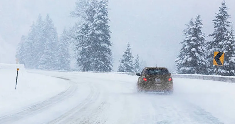 Батыс Қазақстанда қозғалыс шектеліп, жол жабылды