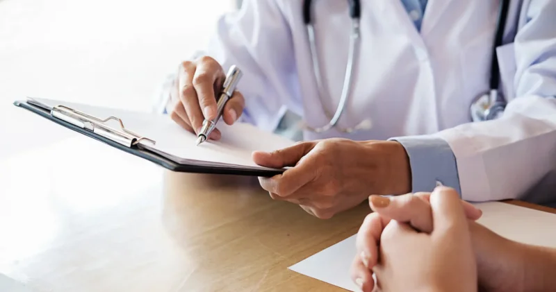 1 ақпаннан бастап дәрігерлер ЭЦҚ қолдануға міндеттеле ме? Министрлік жауабы