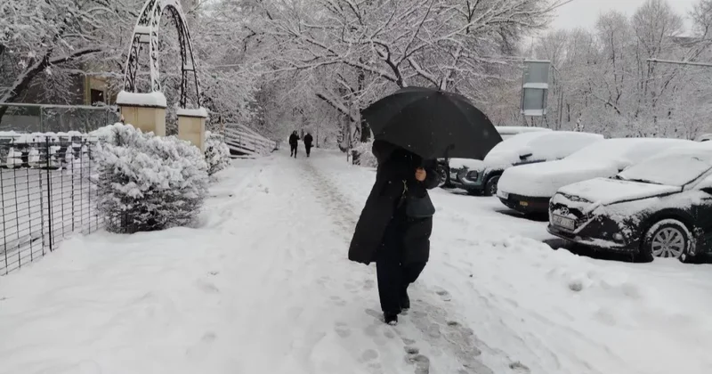 Февраль с характером: Казахстан ждут морозы, снег и ночи до −35