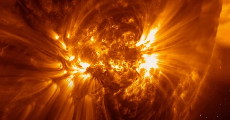На Солнце зафиксированы три мощные вспышки