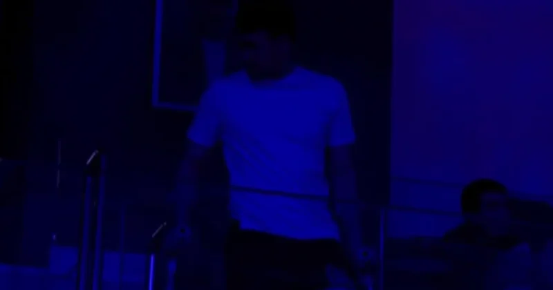 Шавкат Рахмонов был замечен на костылях в Алматы