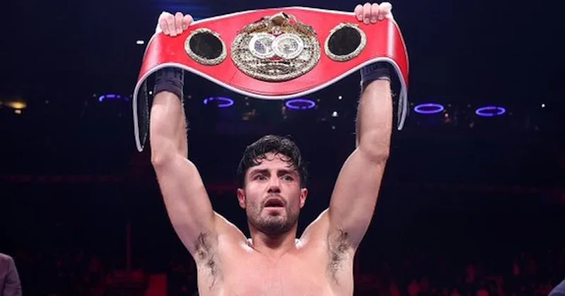 Российский боксер Муртазалиев лишился титула чемпиона мира