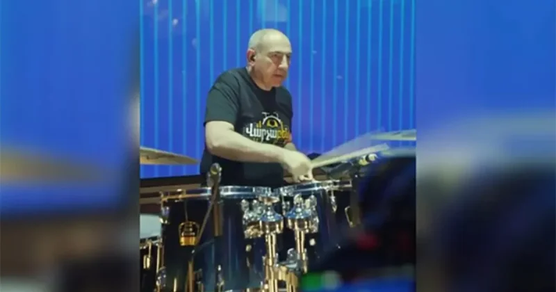 Премьер министр Армении сыграл на концерте собственной группы в Ереване