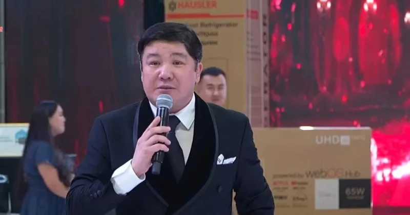 Қазір жастарға бірдеңе дейтін жағдайда емеспін : Тұрсынбек Қабатов тойда тілек айтамын деп абдырап қалды (ВИДЕО)
