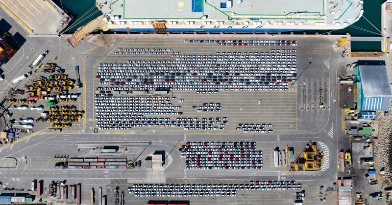 Ұшқышсыз ұшақ ұсталып, порт пен Burj Al Arab қонақүйінде өрт шықты Дубай билігі