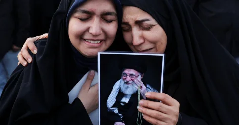 Иран официально подтвердил смерть верховного лидера Али Хаменеи