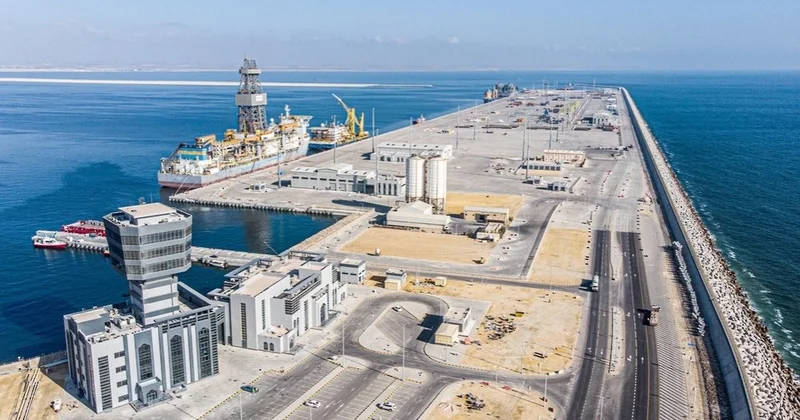 Омандағы порт пен мұнай тасымалдайтын кеме объектілеріне дрон шабуыл жасады