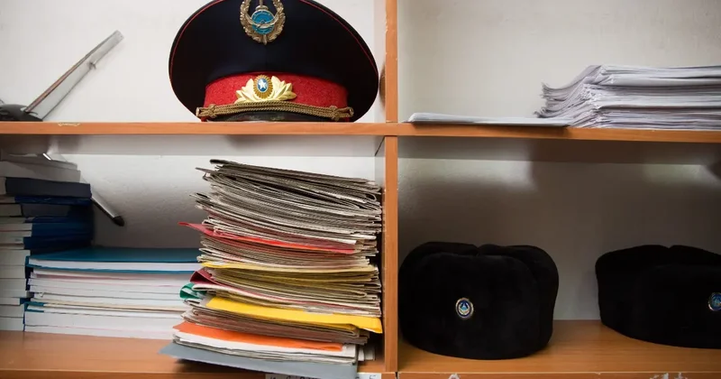 Скрыл 14 преступлений: бывшего полицейского осудили в Алматы