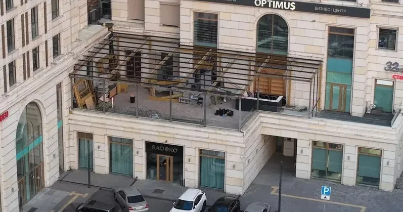 Алматы орталығындағы мейрамханалардың бірінің террасасы бұзуға жатқызылды