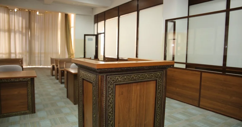 Сотрудники миграционной службы предстанут перед судом