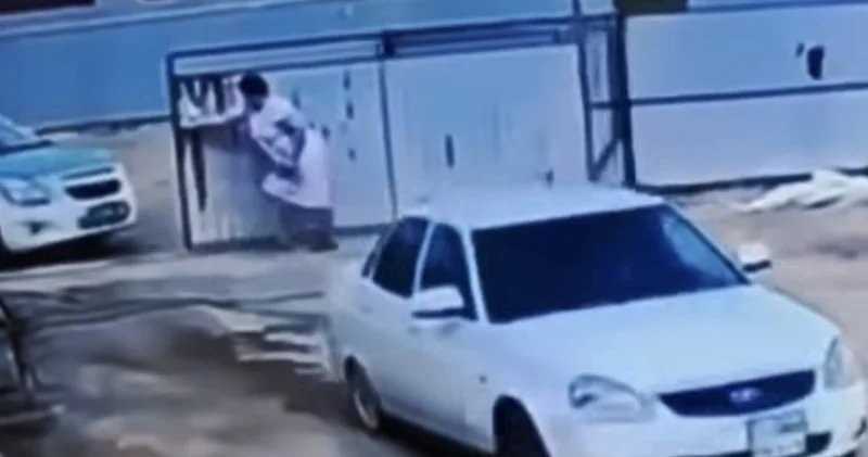 Атырауда анасы ұлына полицейлердің қуғынынан құтылуға көмектеспек болды: видео