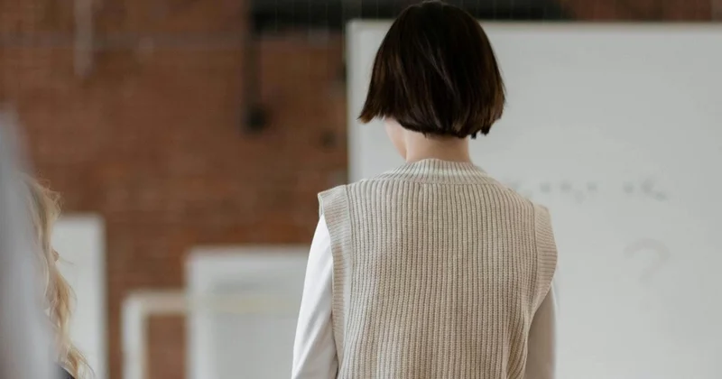 После смерти матери и брата живет с бабушкой в Таразе: отец заблокировал номер дочери