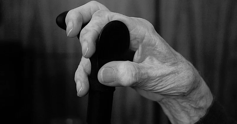 Пенсионер скончался после перевода денег аферистам в Алматы