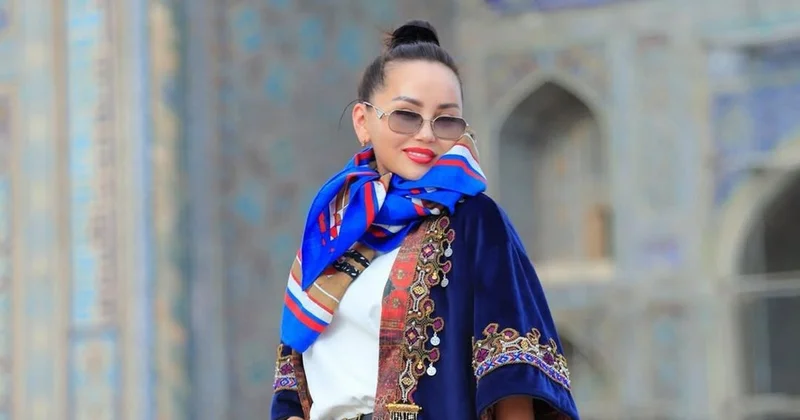 Баян Алагузова прогулялась по Самарканду в казахском чапане