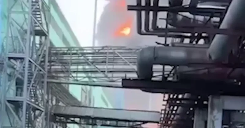 Два человека погибли, более 70 пострадали при взрыве на нефтегазохимическом заводе в Татарстане