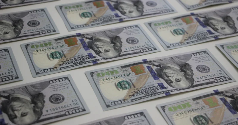 Нацбанк ожидает продажи валюты из Нацфонда в апреле на $300 400 млн