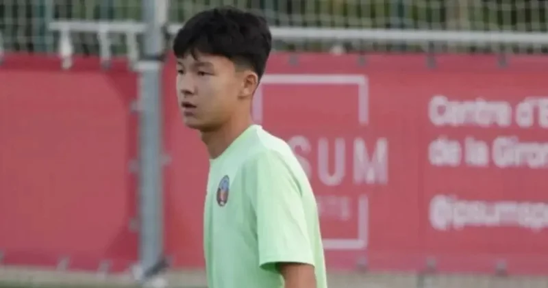 Қазақстандық жас футболшы Барселона құрамына қосылды