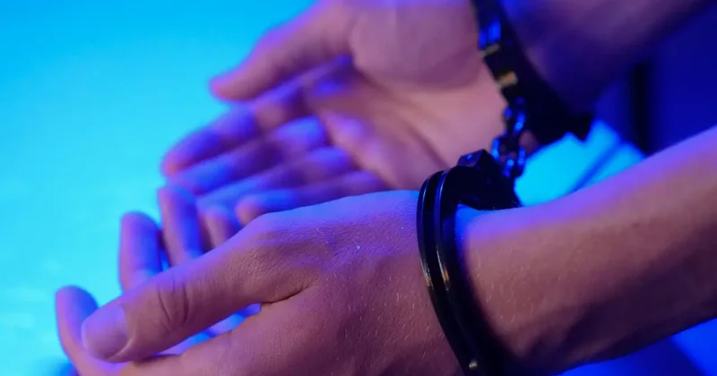 Угрожала и спаивала: жительницу Аягоза осудили за торговлю людьми