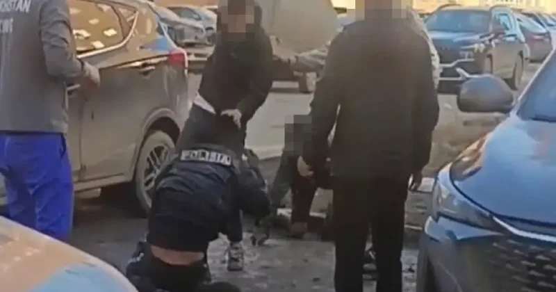 Напавших на полицейского с детьми в Костанае арестовали