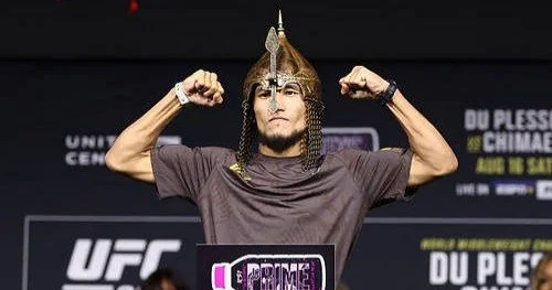 UFC: Әліби Ыдырыс допинг дауына байланысты бір жылға жарыстан шеттетілді