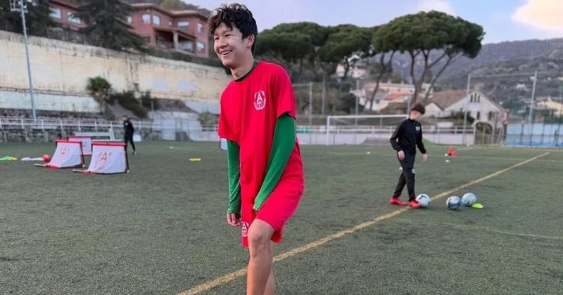 15 летний казахстанский футболист подписал контракт с Барселоной