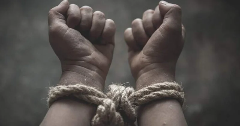 Абай облысында адам саудасымен айналысқан көпбалалы ана сотталды