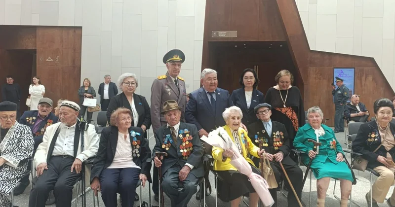 Картины по воспоминаниям ветеранов ВОВ представили в Алматы (ВИДЕО)