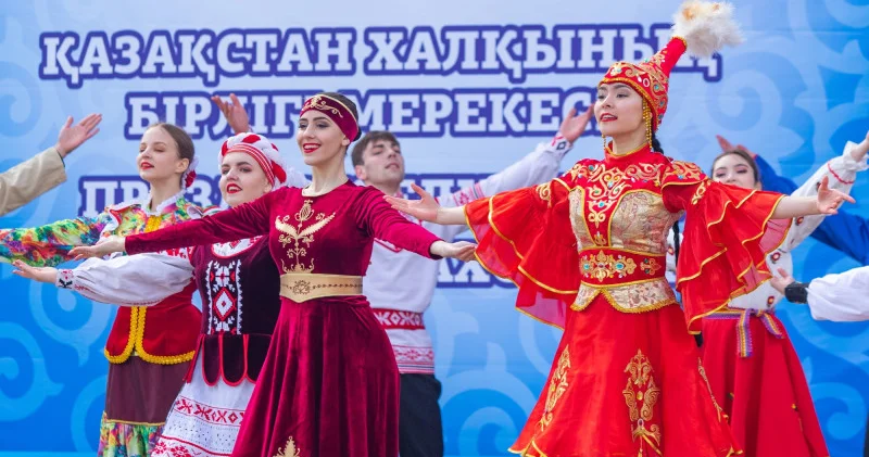 1 мамыр Бірлік күні: қандай мереке, қалай демаламыз және 2026 жылы қайда баруға болады