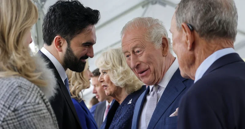 Мамдани сказал, что попросит короля Карла вернуть Индии бриллиант Кохинур