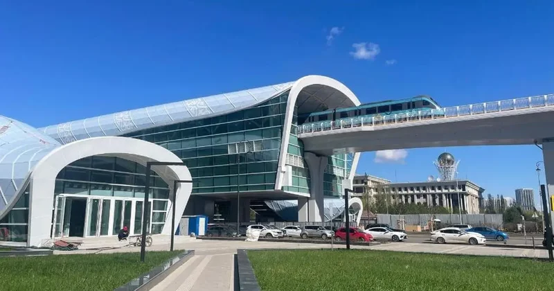 На линии LRT начали уборку перед запуском