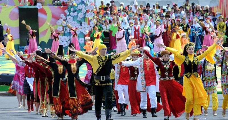 Обращать различия в силу