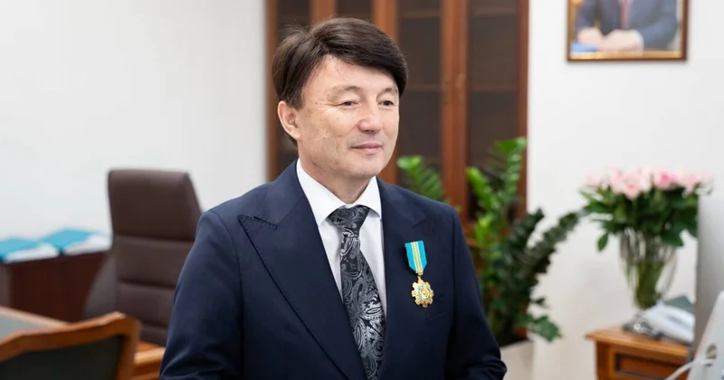 Отца Димаша Кудайбергена наградили орденом Парасат