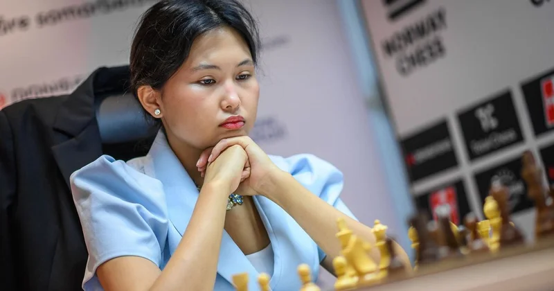 Бибисара Асаубаева вернула единоличное лидерство на Norway Chess