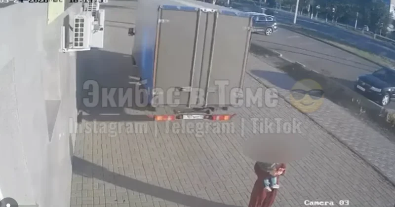 Врачи рассказали о состоянии женщины и ребёнка, сбитых Газелью в Экибастузе