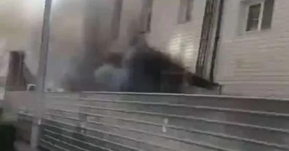 В торговом доме Алматы произошел пожар: спасены трое человек