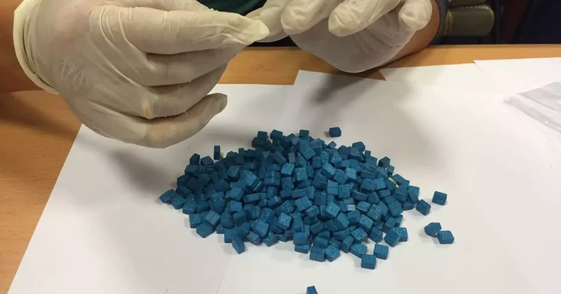 Алматыда есірткі таратты деген күдікпен жасөспірім қыз ұсталды