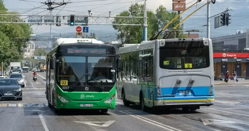Более 30 автобусных и троллейбусных маршрутов временно изменят движение в Алматы