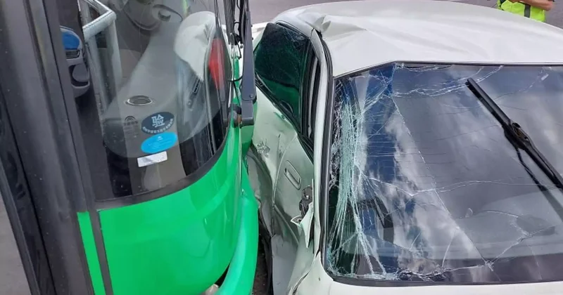 Алматыда автобус жол апатына түсті