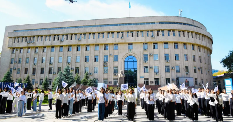 Бүгін Абай университетінің туған күні