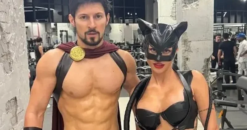 Дуров снялся полуобнаженным в костюме гладиатора