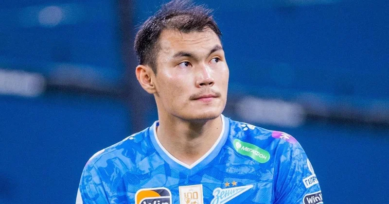 Зенит с Нуралы Алипом обыграл Локомотив в матче РПЛ