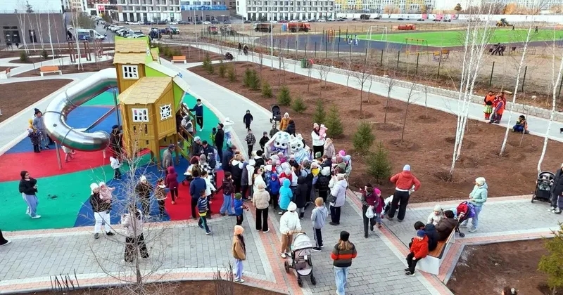 Вместо бизнес центра сквер: новое общественное пространство открыли в Астане