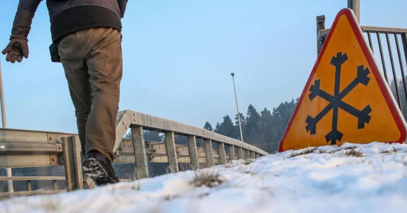 Сильный снег и гололед: штормовое предупреждение объявили в ряде регионов Казахстана