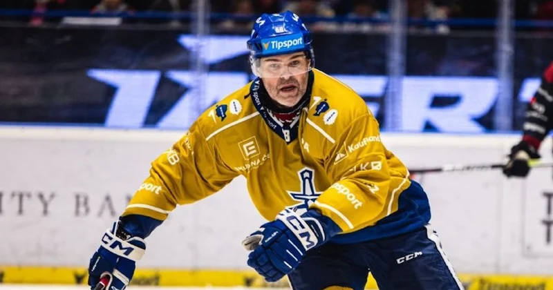 53 летний Яромир Ягр набрал первый результативный балл в 38 м сезоне в профессиональном хоккее