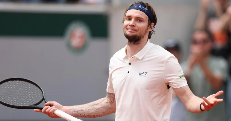 Александр Бублик Мастерс турнирін жартылай финалда аяқтап, маусымның қорытынды жарысына жолдама ала алмады