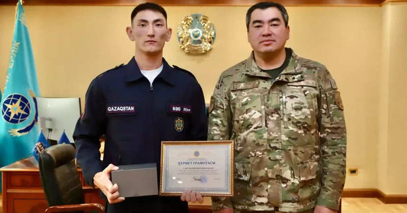 Астанада қызды құтқарған төтенше жағдай қызметкері марапатталды