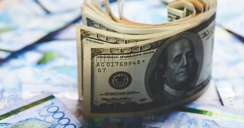 От чего будет зависеть курс доллара к тенге в декабре, рассказали в Нацбанке